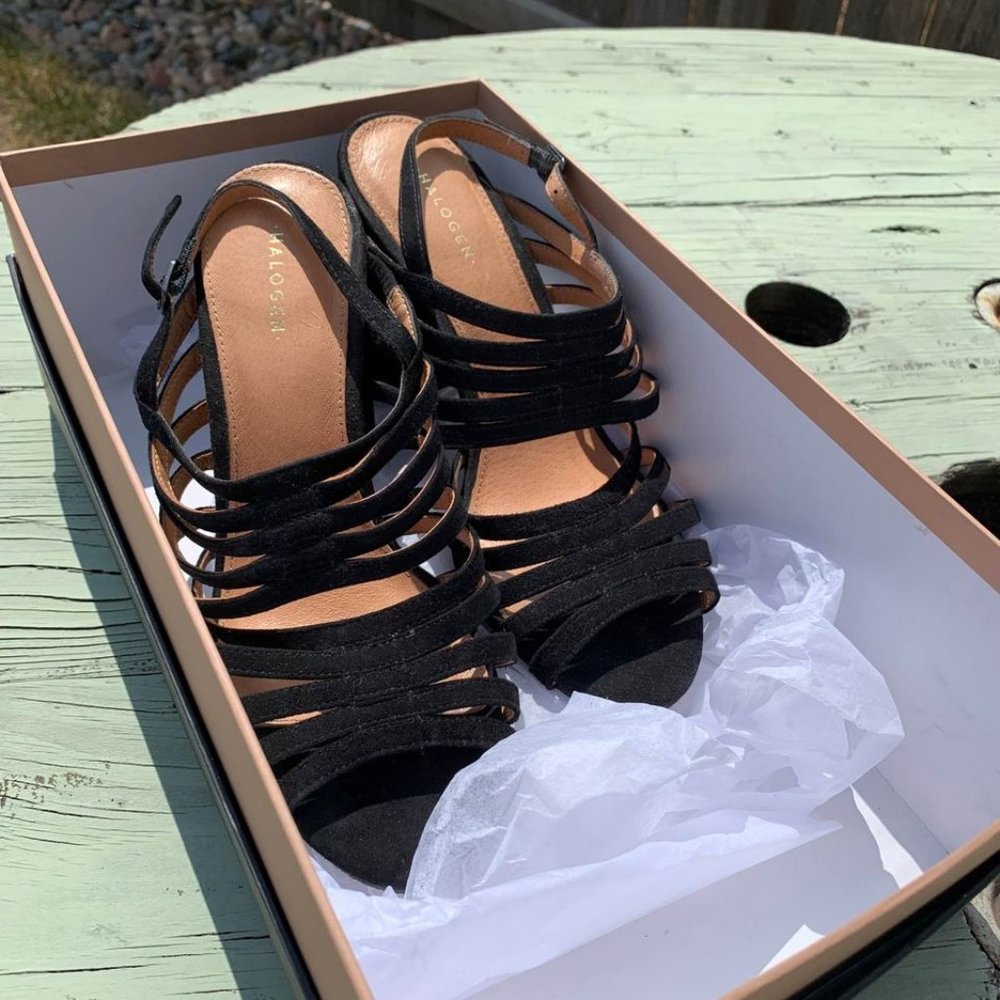 LIQUIDATION SALE! Halogen Black Suede Strappy Sandals Size 7